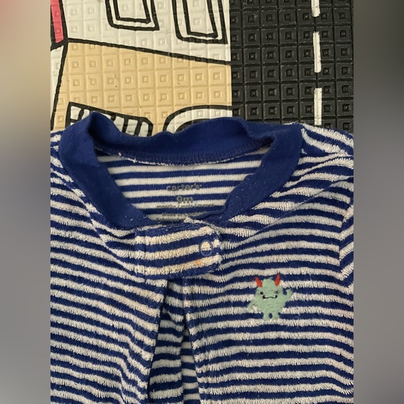 2 (plus 1 free) sleeper/onesies size 9 months - Picture 7 of 7